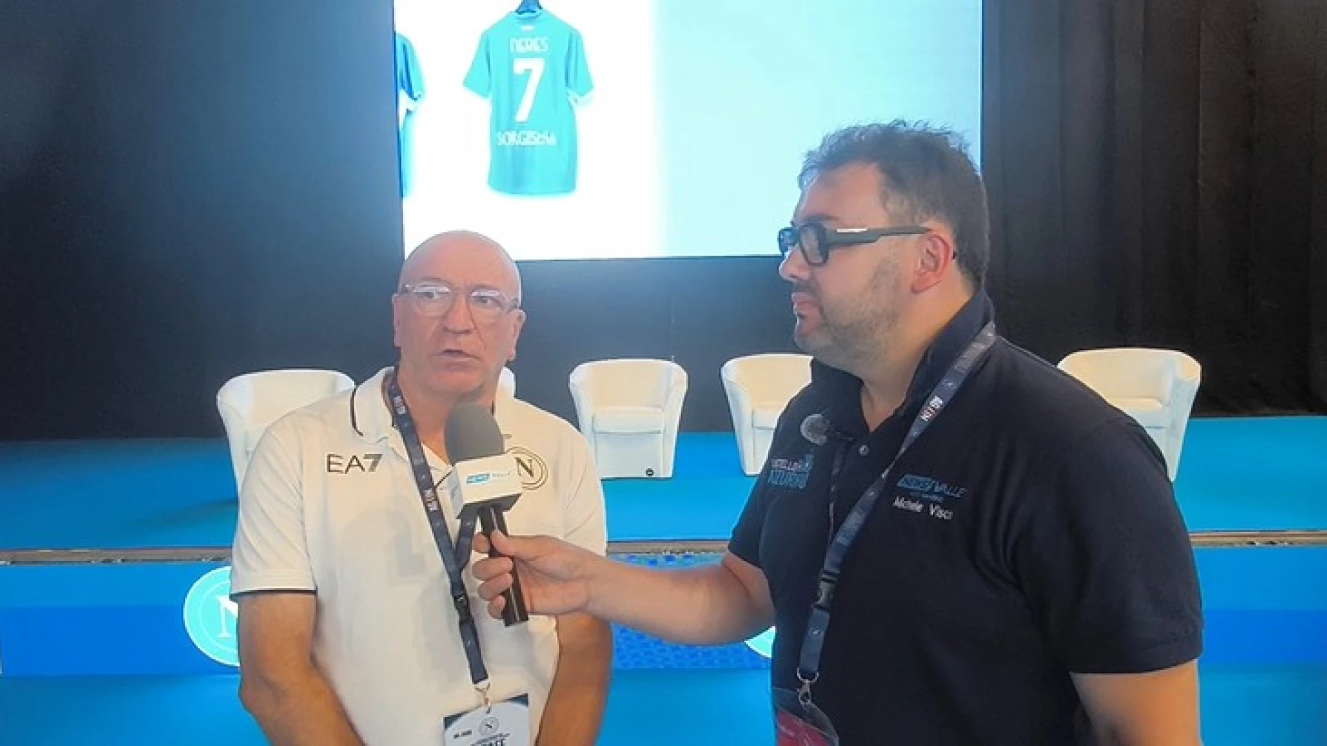 Castel Di Sangro: un palazzetto dello sport gremito per il piacere dei tifosi della Ssc Napoli. GUARDA l'intervista a Vincenzo Cannatelli titolare  della RO.RA spettacoli